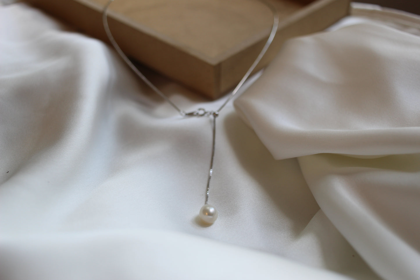 Simple Pearl hoop necklace